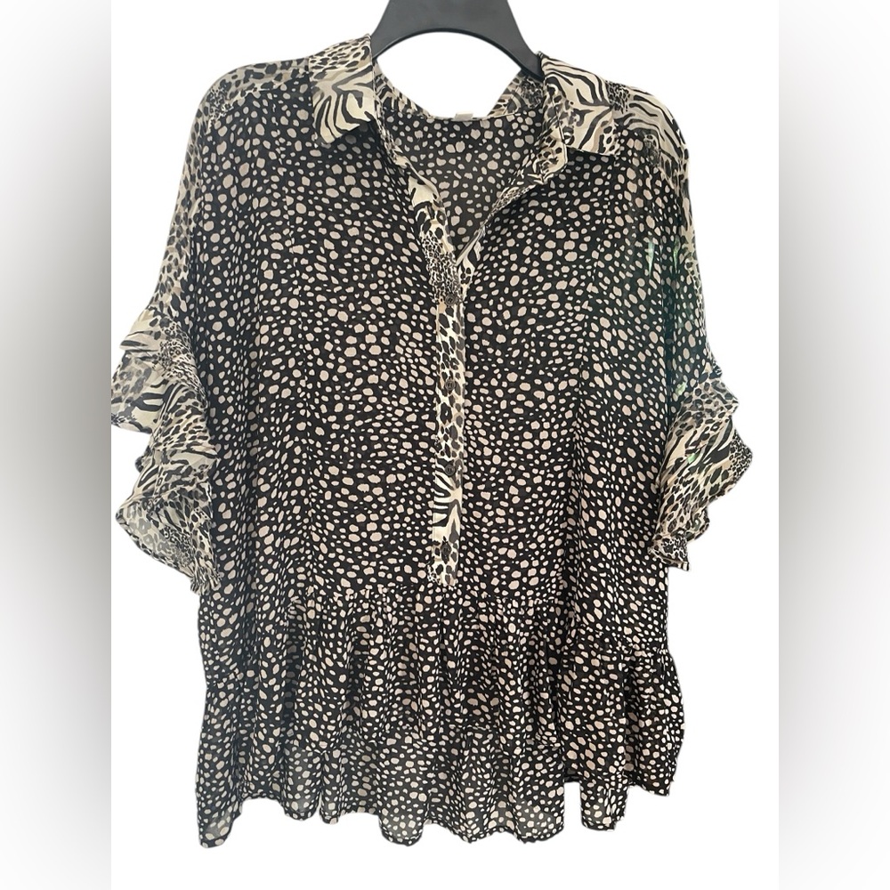 Umgee Women’s size Medium Black and White Polka Dot Blouse flutter sleeve - Picture 1 of 6